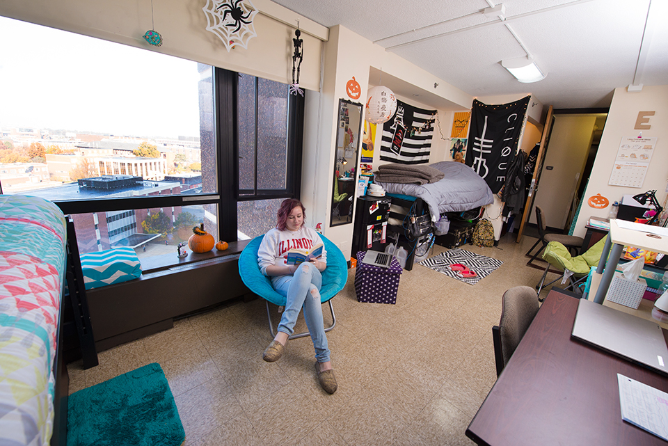 Double room with both beds junior lofted overlooking the Quad (west).